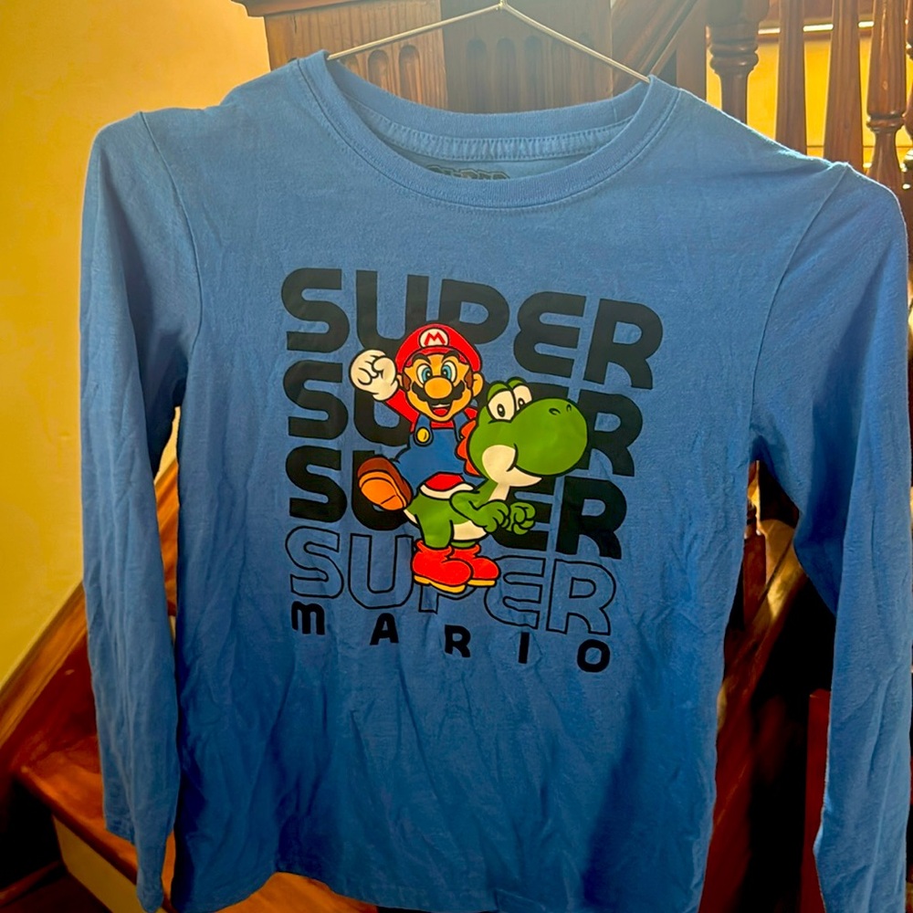 Kids Super Mario long sleeve shirt size M